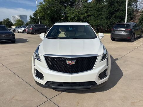Used 2018 Cadillac XT5 FWD image 2