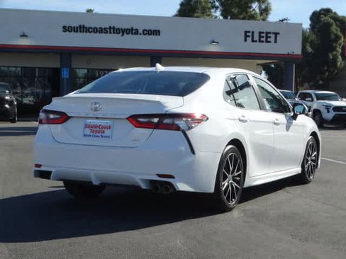 Certified 2022 Toyota Camry SE image 12