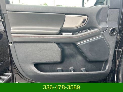 Used 2025 Ford Expedition Max Active AWD/4WD image 10