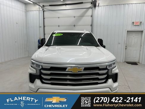 Used 2024 Chevrolet Silverado 1500 High Country w/ High Country Premium Package AWD/4WD image 7