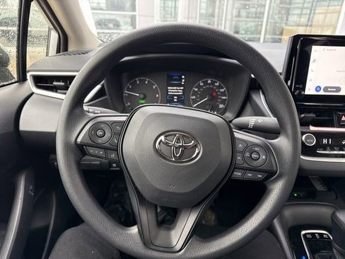 Used 2025 Toyota Corolla LE w/ LE Premium Package image 14