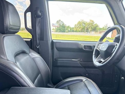 Used 2025 Ford Bronco Outer Banks AWD/4WD image 16