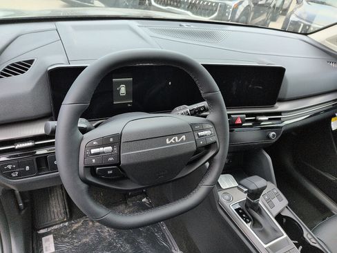New 2026 Kia Sportage EX image 9