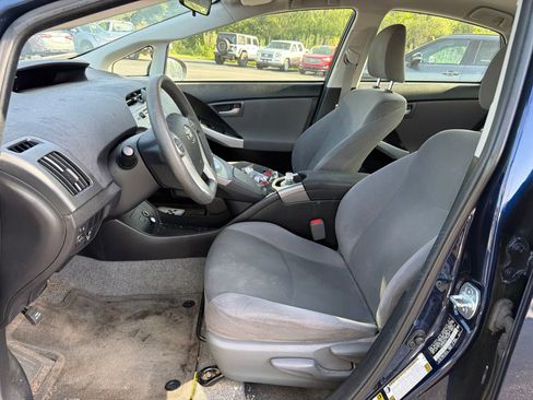 Used 2014 Toyota Prius Two FWD image 10