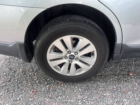 Used 2015 Subaru Outback 2.5i Premium AWD/4WD image 4