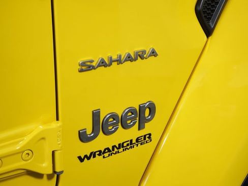 Used 2019 Jeep Wrangler Unlimited Sahara w/ Uconnect 4C Nav & Sound Group AWD/4WD image 7