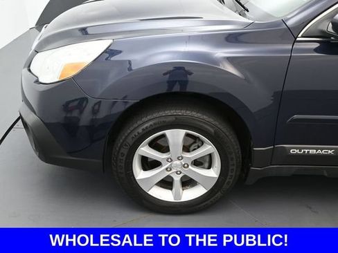 Used 2013 Subaru Outback 3.6R Limited w/ Moonroof Pkg AWD/4WD image 9