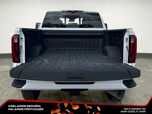 Used 2025 GMC Sierra 3500 Denali w/ Denali Reserve Package AWD/4WD image 17