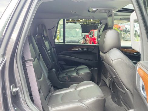 Used 2016 Cadillac Escalade Premium AWD/4WD image 32