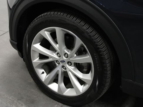 Used 2022 Ford Explorer Platinum w/ Technology Package RWD image 10