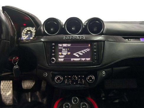 Used 2014 Ferrari FF image 40