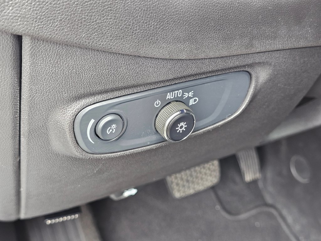 Used 2024 Chevrolet Equinox LT AWD/4WD image 21