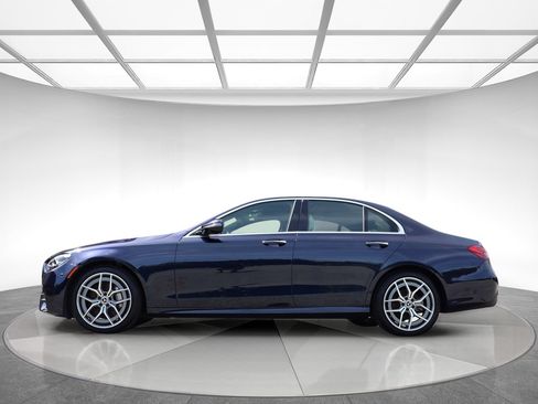 Used 2023 Mercedes-Benz E 350 4MATIC Sedan image 4