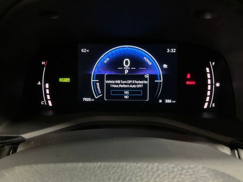 Used 2025 Toyota Camry SE FWD image 18