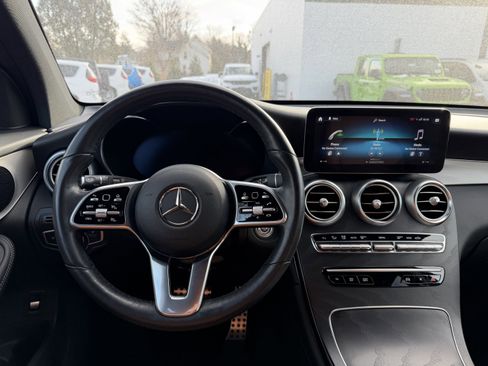 Used 2022 Mercedes-Benz GLC 300 image 11