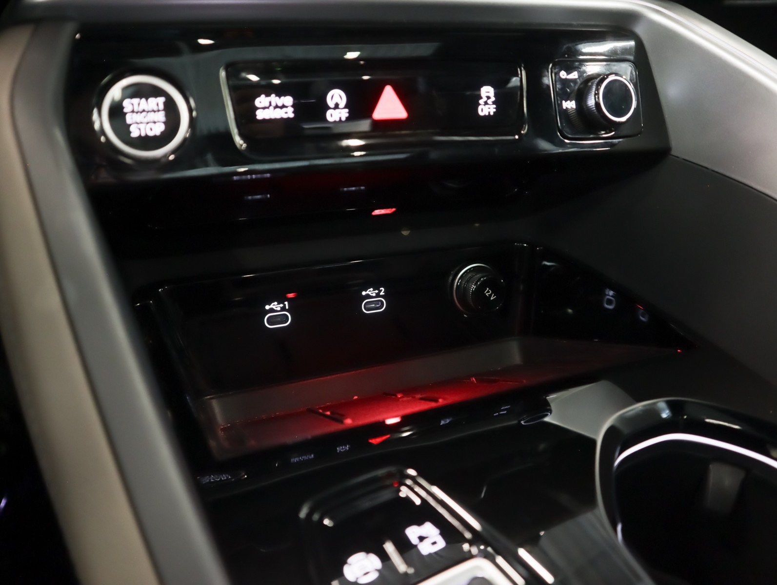 Used 2025 Audi Q5 Premium Plus w/ Premium Plus AWD/4WD image 20