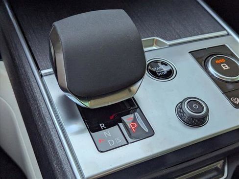 Certified 2023 Land Rover Range Rover SE image 19