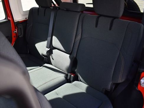 Used 2025 Jeep Wrangler Sahara AWD/4WD image 19