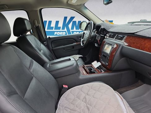 Used 2013 Chevrolet Suburban LTZ AWD/4WD image 15