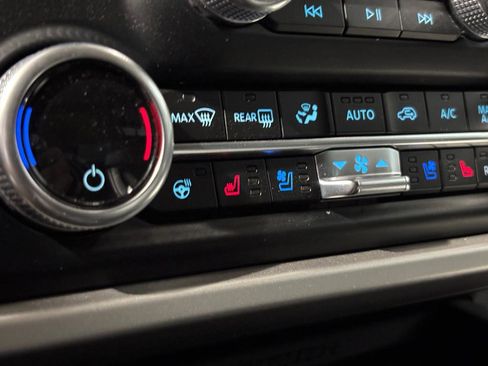 Used 2024 Ford Expedition XLT image 24