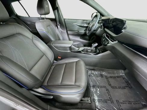Used 2024 Buick Envista Sport Touring w/ Convenience I Package FWD image 26