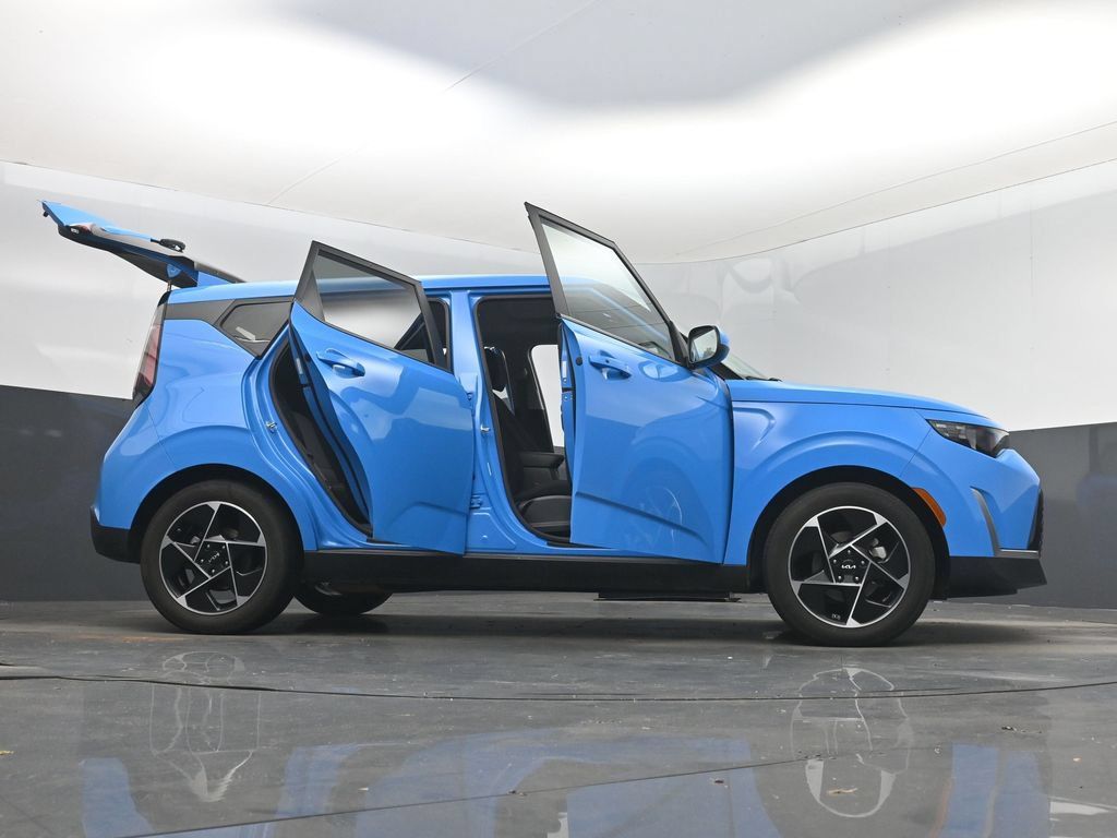Used 2023 Kia Soul EX FWD image 7