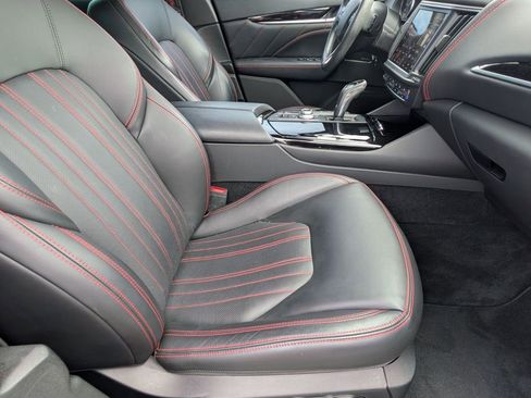 Used 2021 Maserati Levante image 20