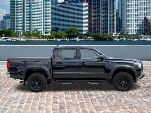 Used 2023 Toyota Tacoma SR5 RWD image 4
