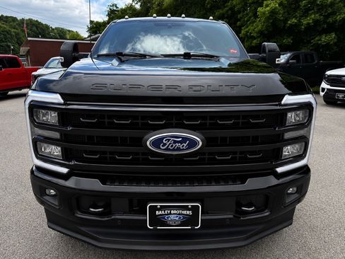 Used 2023 Ford F350 Lariat w/ Lariat Ultimate Package AWD/4WD image 2