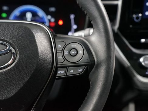 Certified 2024 Toyota Corolla Cross XSE image 13