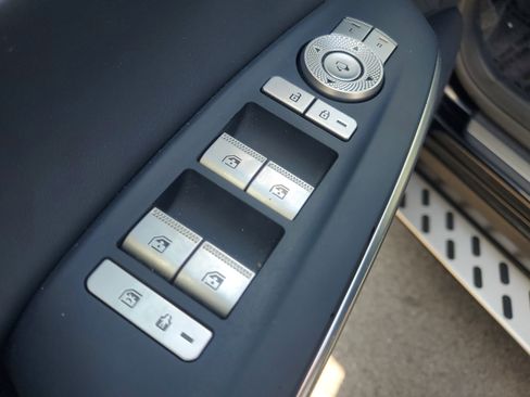 Used 2023 Genesis GV70 2.5T w/ Sport Prestige Package image 20