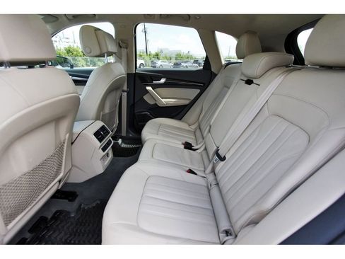 Used 2019 Audi Q5 2.0T Premium Plus w/ Premium Plus Package AWD/4WD image 14