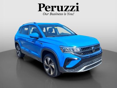 Used 2023 Volkswagen Taos SE w/ Panoramic Sunroof Package