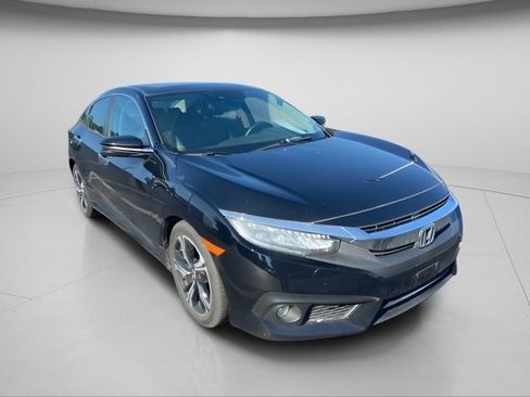 Used 2016 Honda Civic Touring image 5