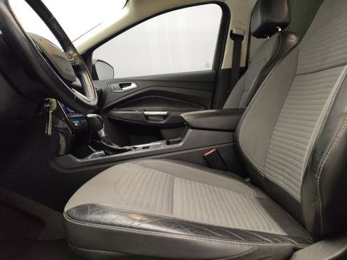 Used 2017 Ford Escape SE w/ Equipment Group 201A FWD image 17