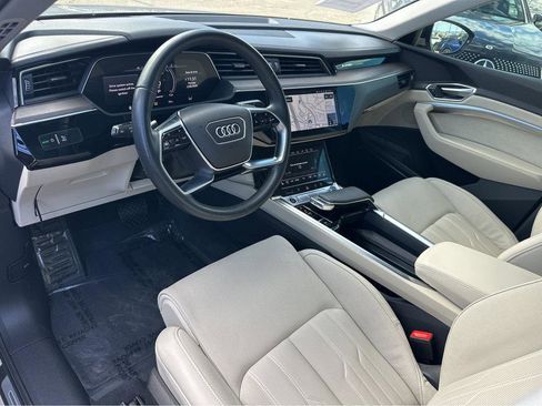 Used 2021 Audi e-tron Prestige w/ Prestige Package image 16
