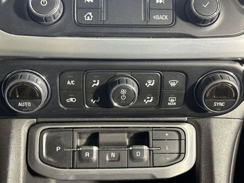 Used 2021 GMC Acadia SLT w/ Premium Package image 26