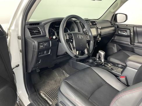 Used 2019 Toyota 4Runner TRD Off-Road Premium AWD/4WD image 3