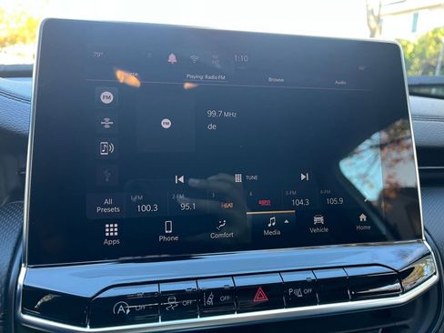 Used 2025 Jeep Compass Trailhawk image 21