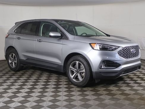 Used 2023 Ford Edge SEL w/ Convenience Package AWD/4WD image 2