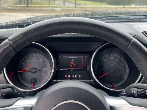 Used 2021 Ford Mustang Coupe image 23