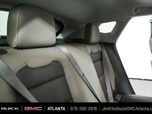 Used 2025 Chevrolet Trax ACTIV w/ Sunroof Package FWD image 19