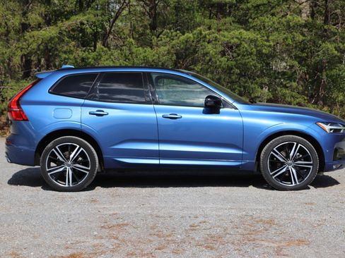 Used 2021 Volvo XC60 T5 R-Design w/ Advanced Package AWD/4WD image 2