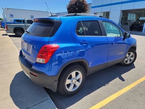 Used 2016 Chevrolet Trax LT w/ LT Convenience Package FWD image 5