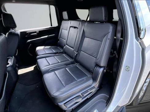 Used 2025 Chevrolet Suburban LT AWD/4WD image 22