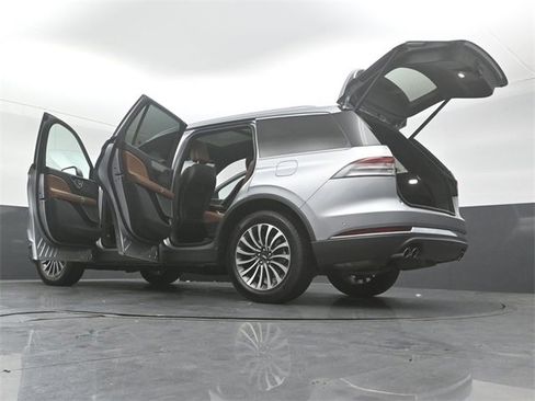 Used 2022 Lincoln Aviator Reserve w/ Equipment Group 201A image 56