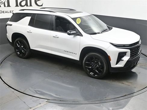 Used 2024 Chevrolet Traverse RS w/ LPO, Floor Liner Package image 38