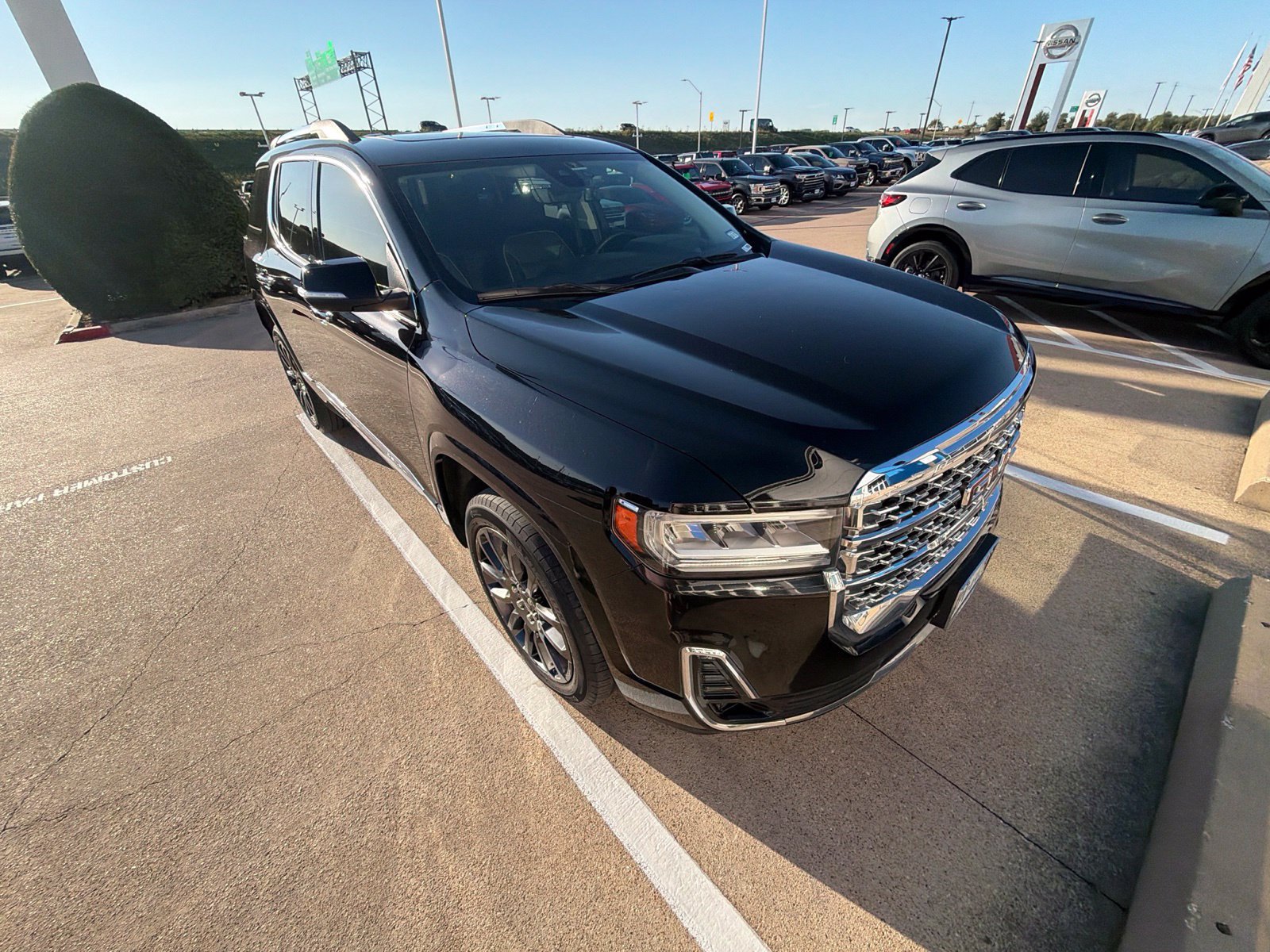 Used 2023 GMC Acadia Denali w/ Black Diamond Edition FWD image 21