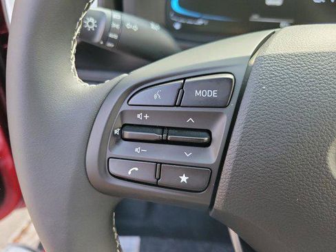 New 2025 Hyundai Venue Limited image 18