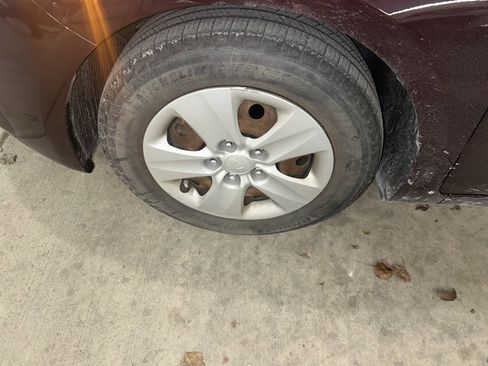 Used 2018 Kia Forte LX w/ LX Rear Camera Package image 13